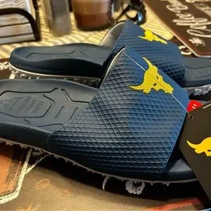 Blood,Sweat and Respect flip flops (Blue) Under Armour | Shoes | Bloodsweat And Respect Flip Flops  main image 2